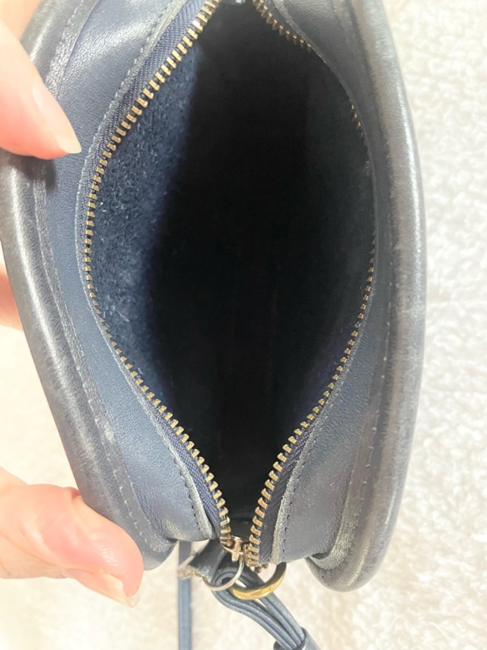 Vintage 80s/90s Coach Abbie Mini Crossbody Bag, Navy Blue Leather - Picture 8 of 10